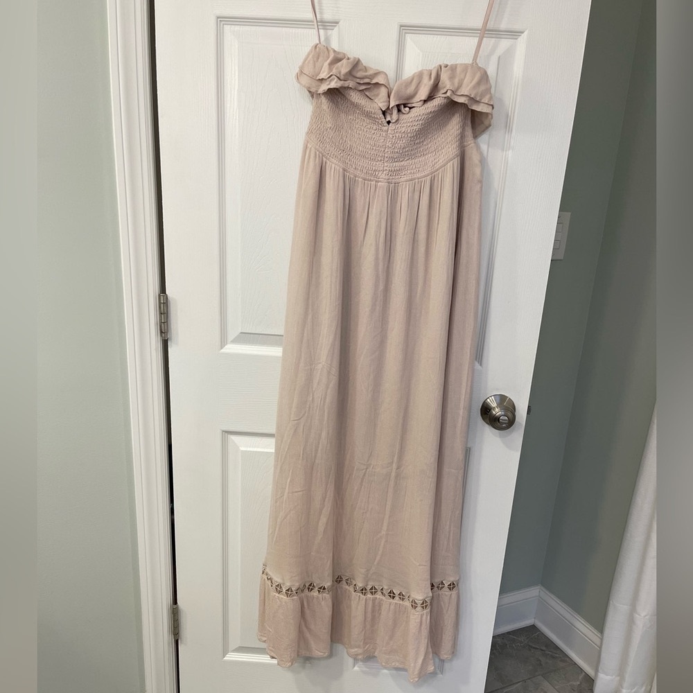 Lovely strapless sundress with smocked chest and detailed cutout